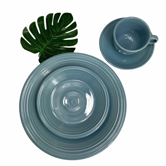 FIESTAWARE Retired Perwinkle 4 Piece set. - Picture 4 of 7